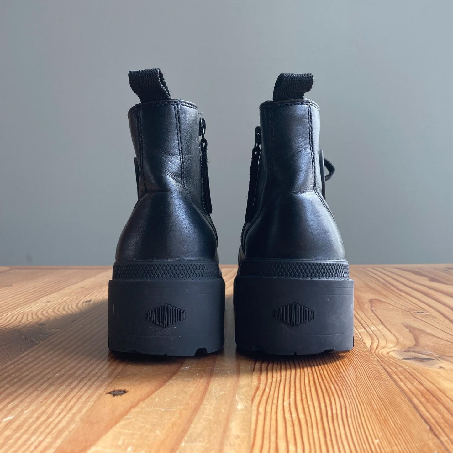 8.5 - Palladium Black Leather Pallabase Hi Leather Lace & Zip Boots 0805AY