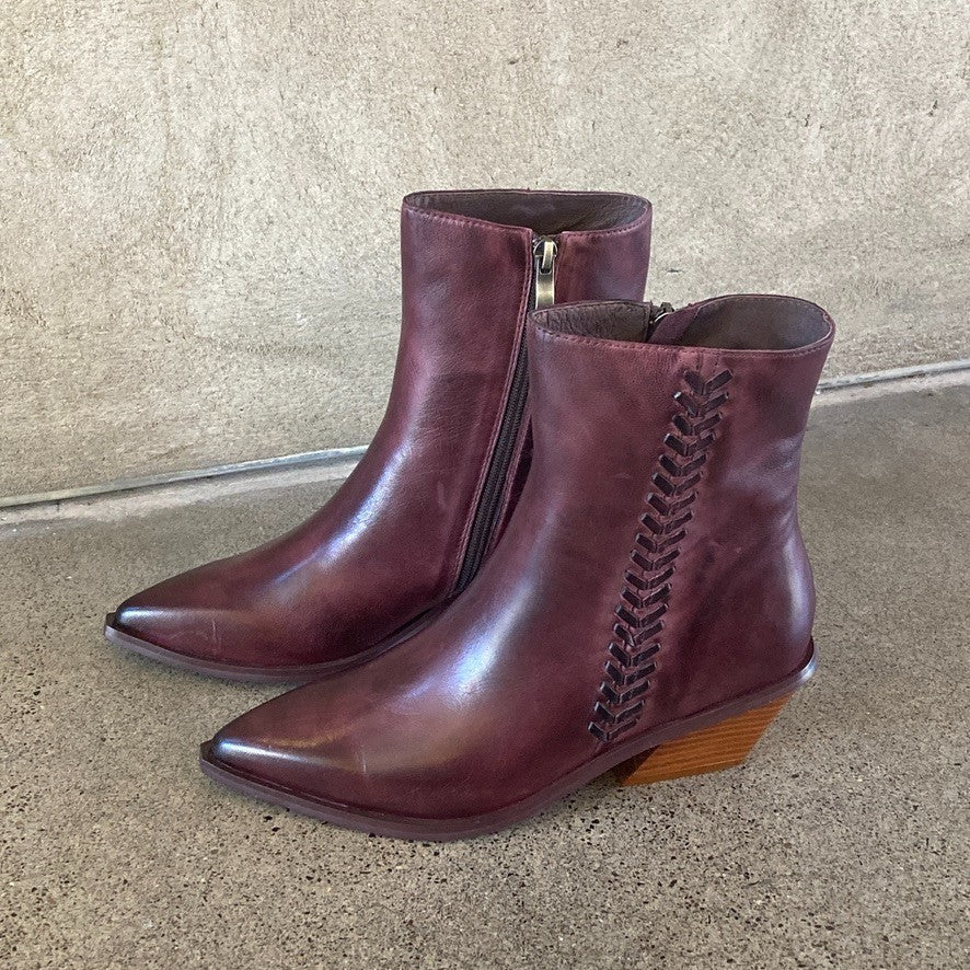 38 / 7-7.5 US - Antelope $249 Coffee Brown Leather Winona Ankle Boots NEW 0910NH