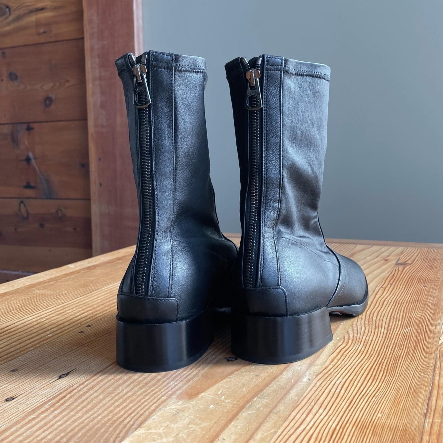 39 / 8.5-9 US - Labucq $590 Stretch Leather Caro Sock Boots NEW 0124KG