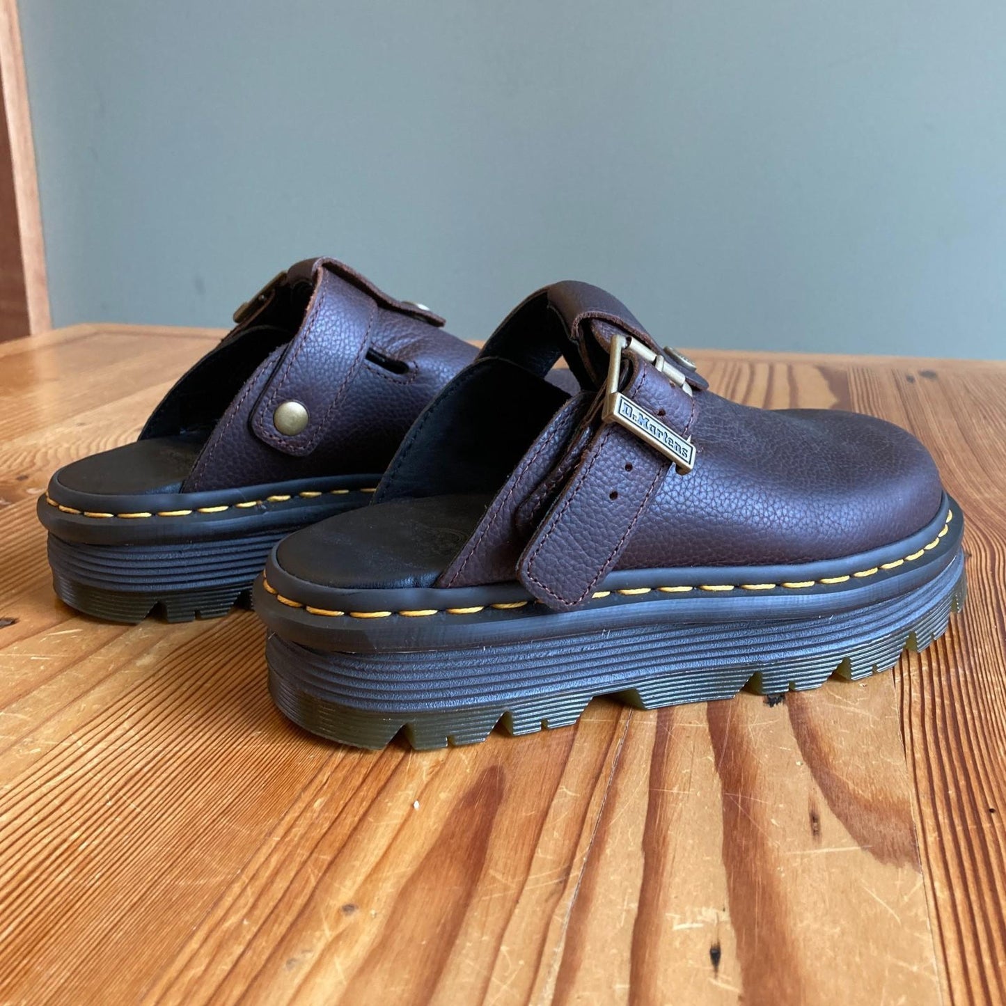 6 - Dr Martens $130 Brown Leather Zebzag Platform Mules Shoes NEW NWOB 0312IG