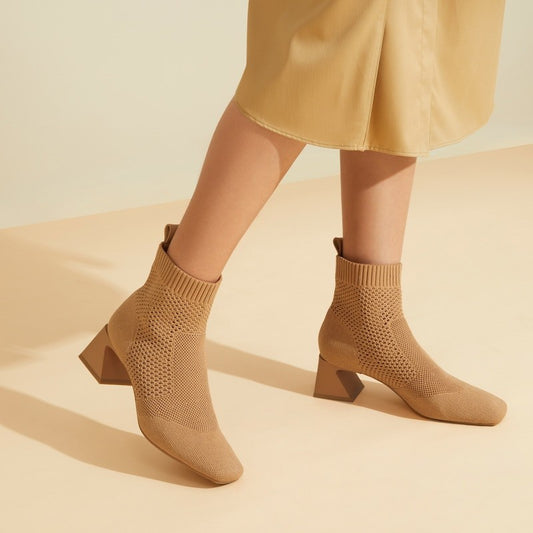 40 / 9 - VIVAIA Nutmeg Tan Square-Toe Perforated Heeled Melissa Boots 1126GT
