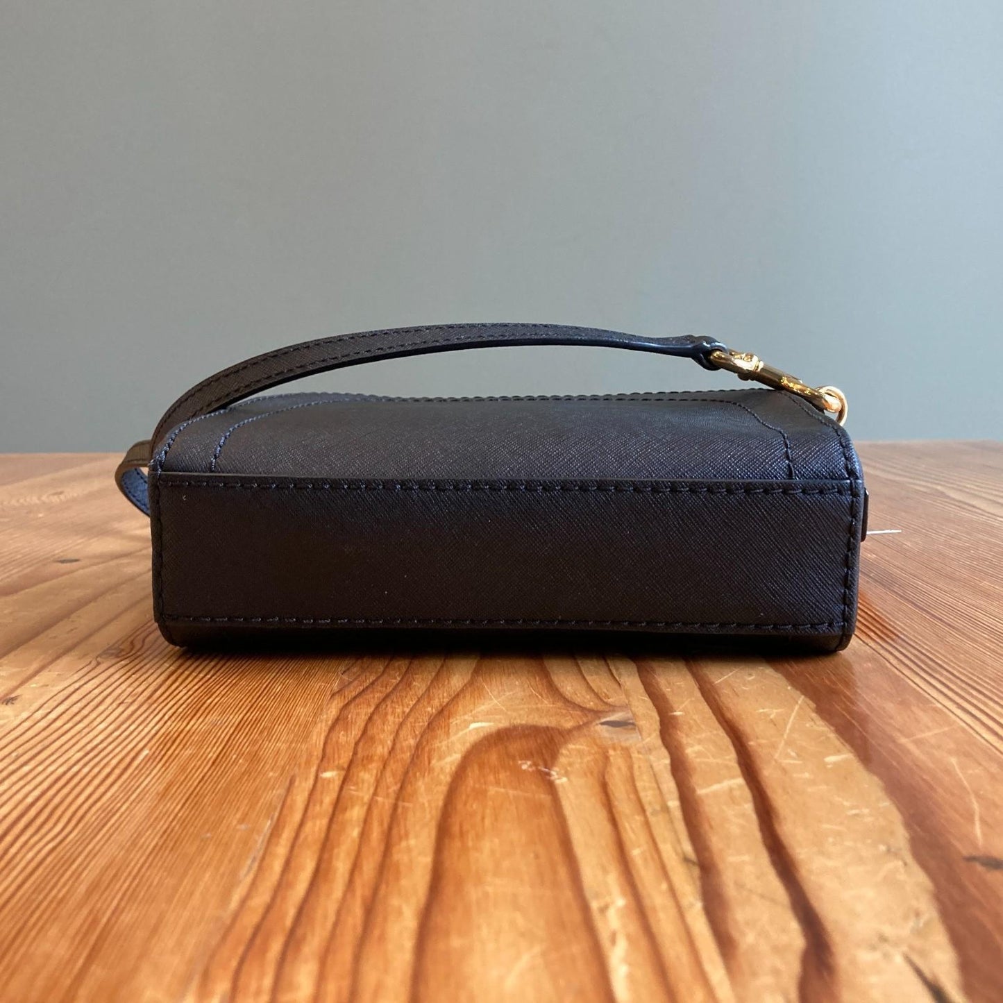 Marc Jacobs Black Saffiano Leather Small Top Zip Crossbody Purse Bag 0919LF