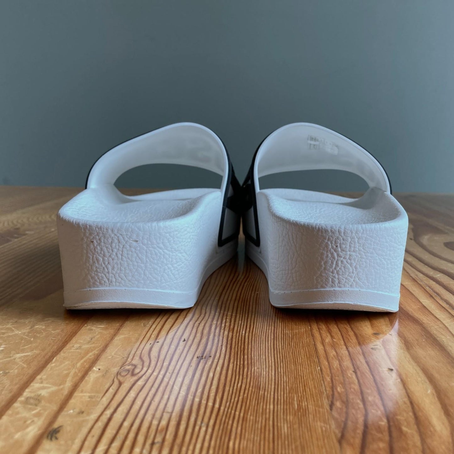37 / 7 - Moschino White Rubber Logo Strap Platform Sandals Slides 0929JY