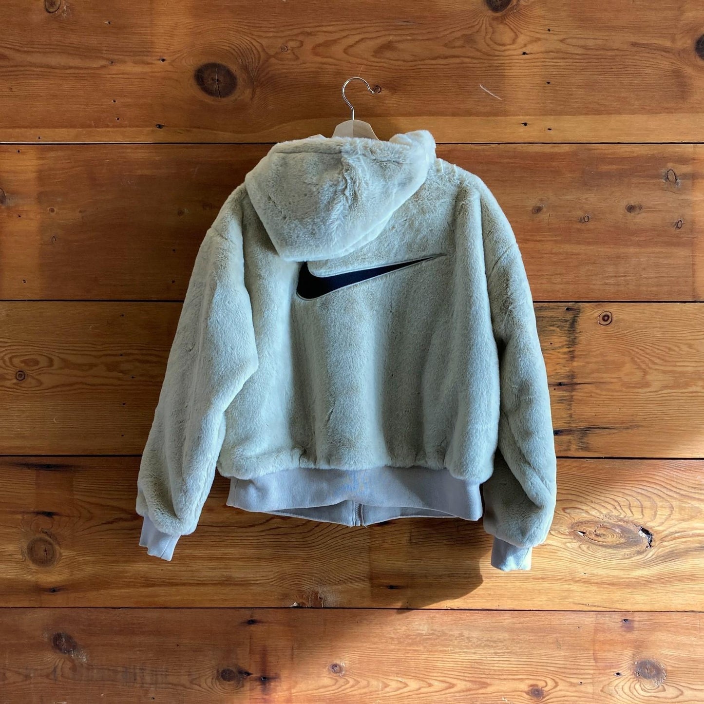 L - Nike Essentials Cream White Ultra Plush Faux Fur Hooded Bomber Jacket 1009EF
