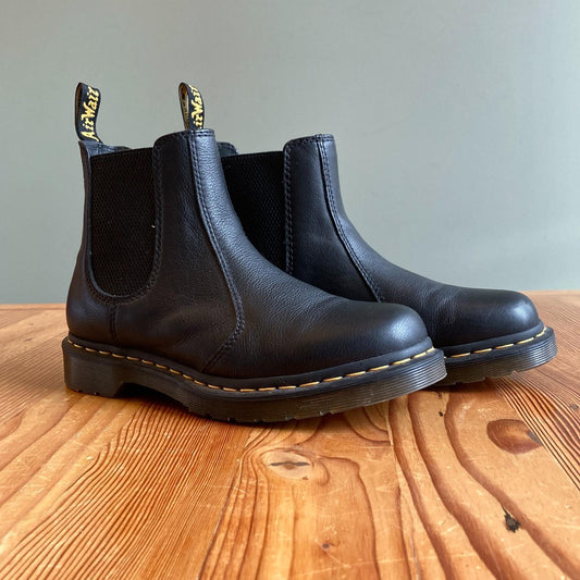 8 - Dr Martens $170 Black Leather 2976 Chelsea Ankle Boots *worn once 0418KC