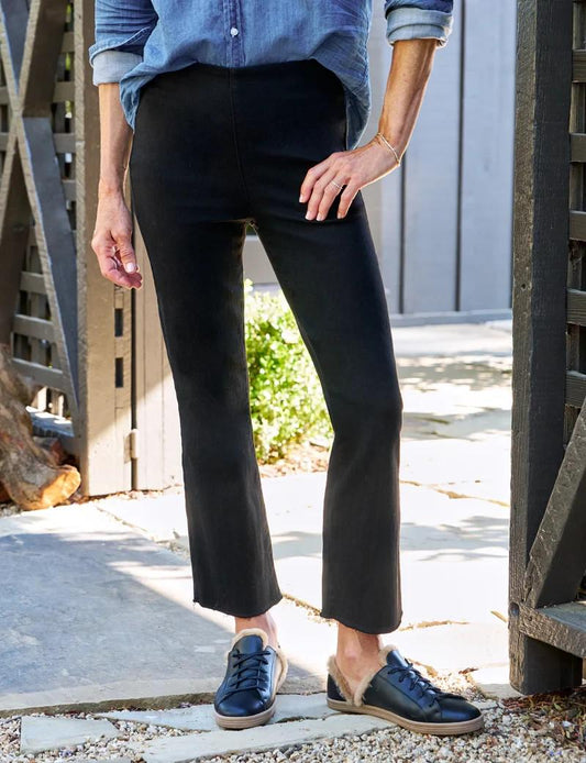 31 - Frank & Eileen Black Illusion Crop Flare Pull-On Women's Jean 4427SC