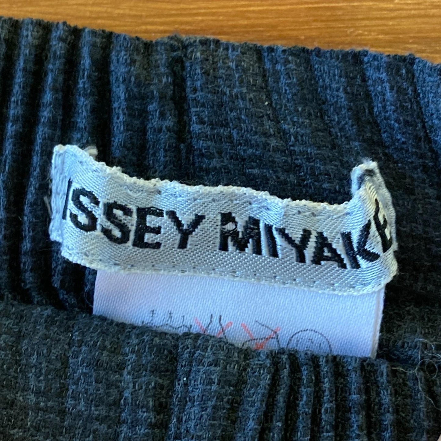 M - Issey Miyake Black Pleated High Waisted Straight Leg Pants 1214CM