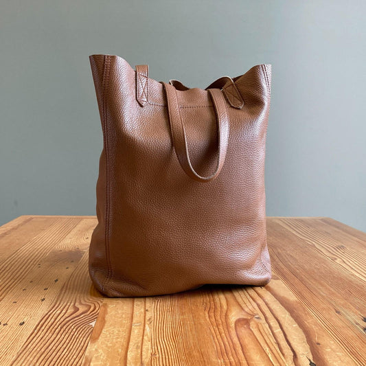 Cuyana Caramel Brown Pebbled Leather Tall Tote Bag Purse 0415CD