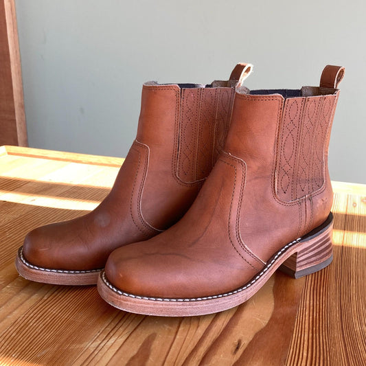 7.5 - Frye Saddle Brown Leather Campus Chelsea Womens Boots 0408JS