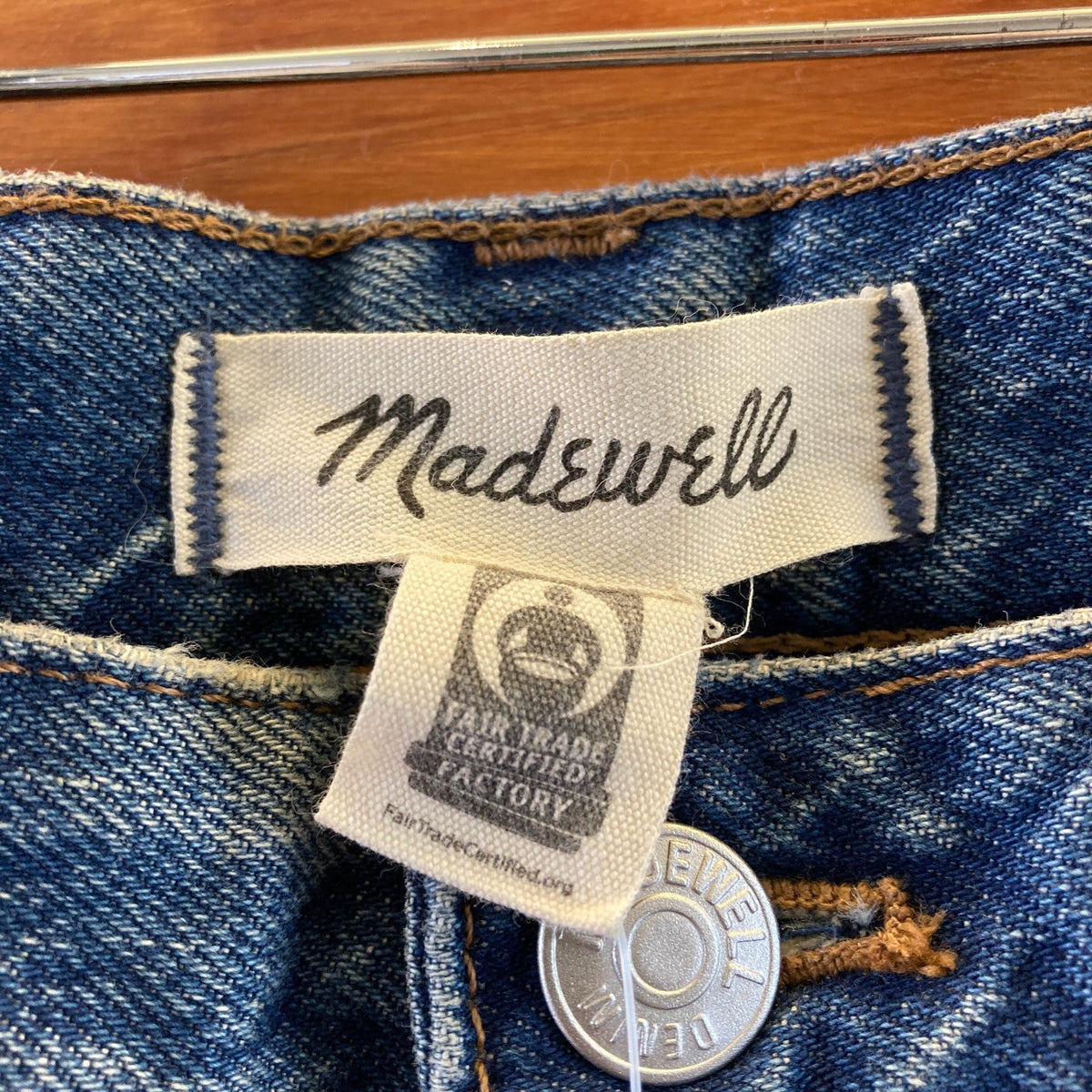 Madewell Medium Wash High Waisted Darted Barrel Leg Jeans - Size 25 - 0320AE