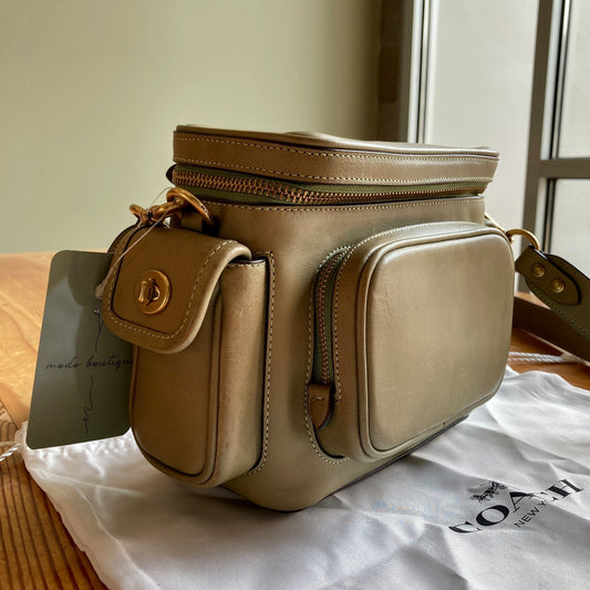Coach Light Green Leather Utility Crossbody 18 Turnlock Pocket Bag - 0731LR
