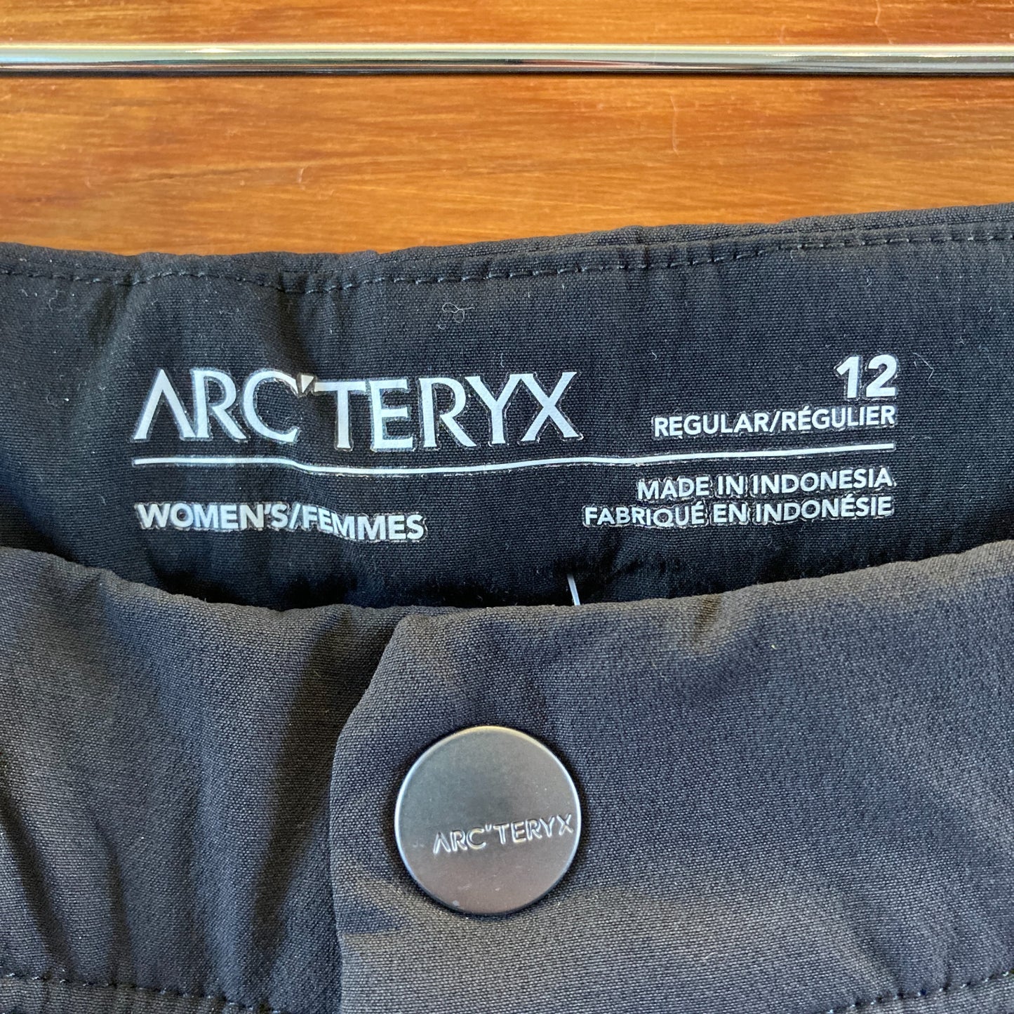 Arc'teryx Black Lightweight Nylon Stretch Gamma Pants - Size 12 - 0826MT