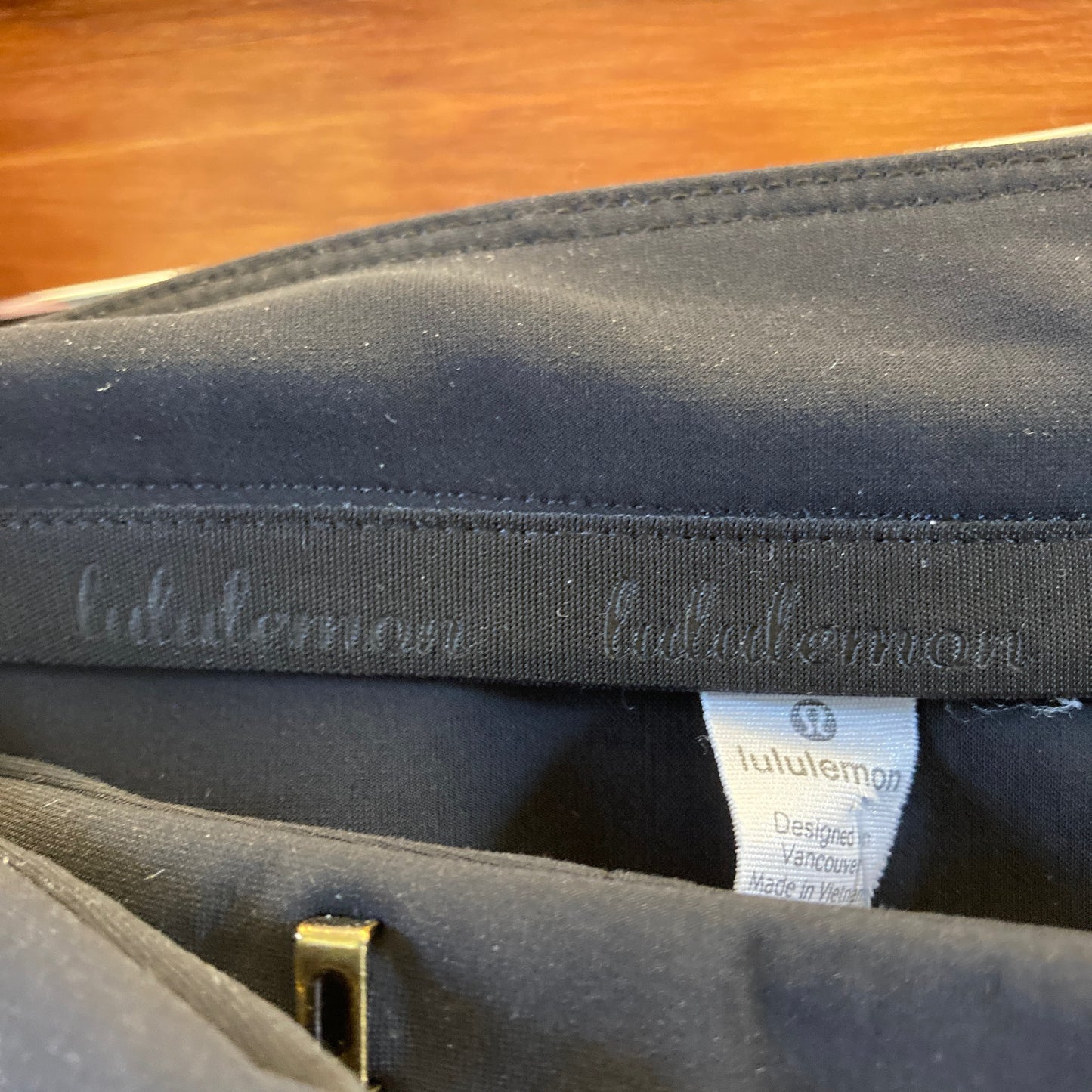 Lululemon Black On The Move Tailored Tapered Leg Pants - Size 8 - 0408LK