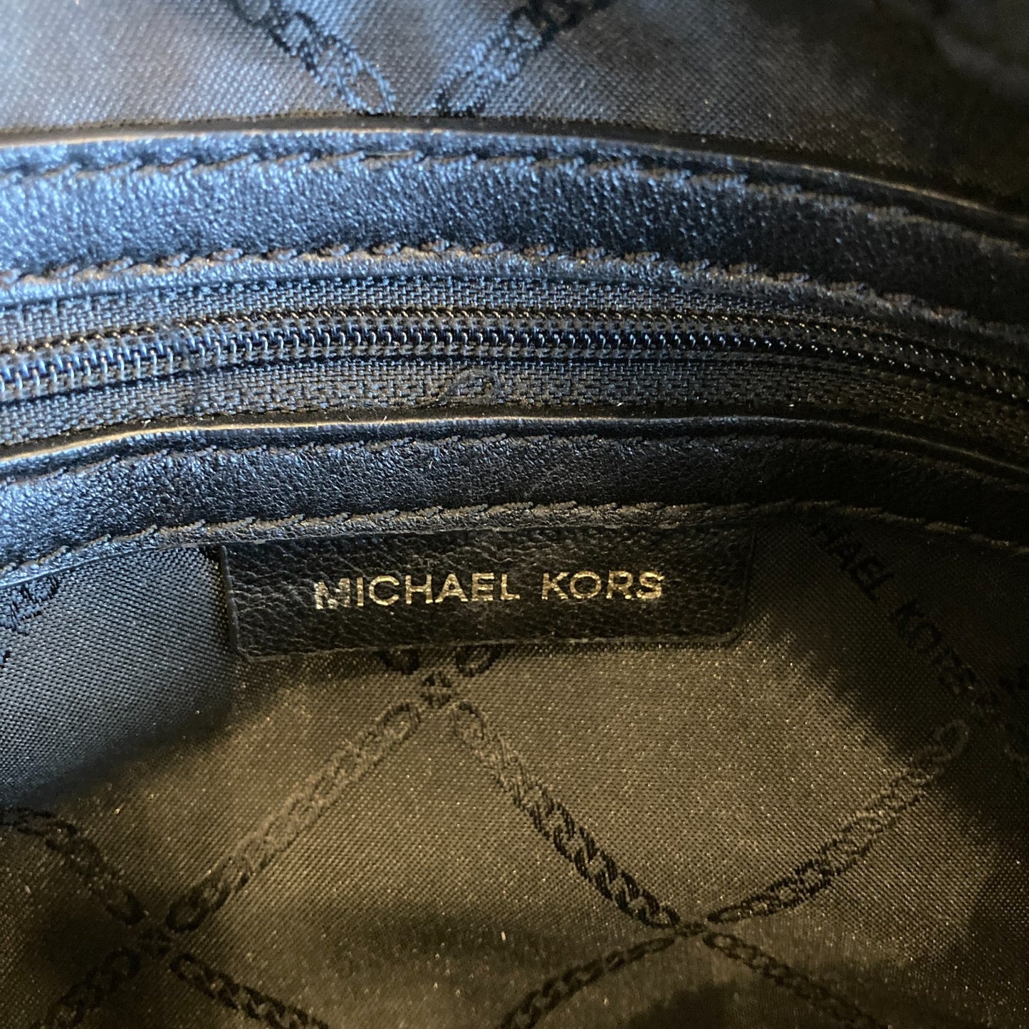 Michael Kors Black Quilted Chevron Leather Jet Set Camera Bag Purse EUC 0223LR