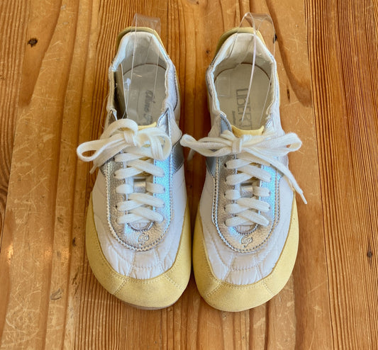 Libertas Barefoot $225 White Silver Barellina Sneakers Shoes - Size 7 - 1107MB