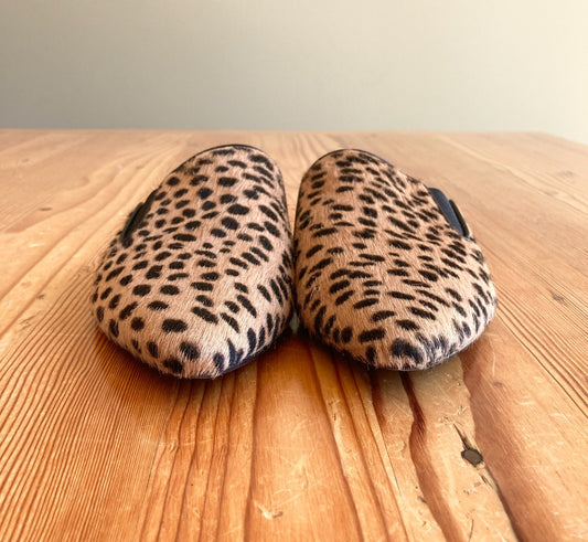Jenni Kayne Leopard Pony Hair Pointed Toe Slides Shoes - Size 40 / 9.5 - 0706AV