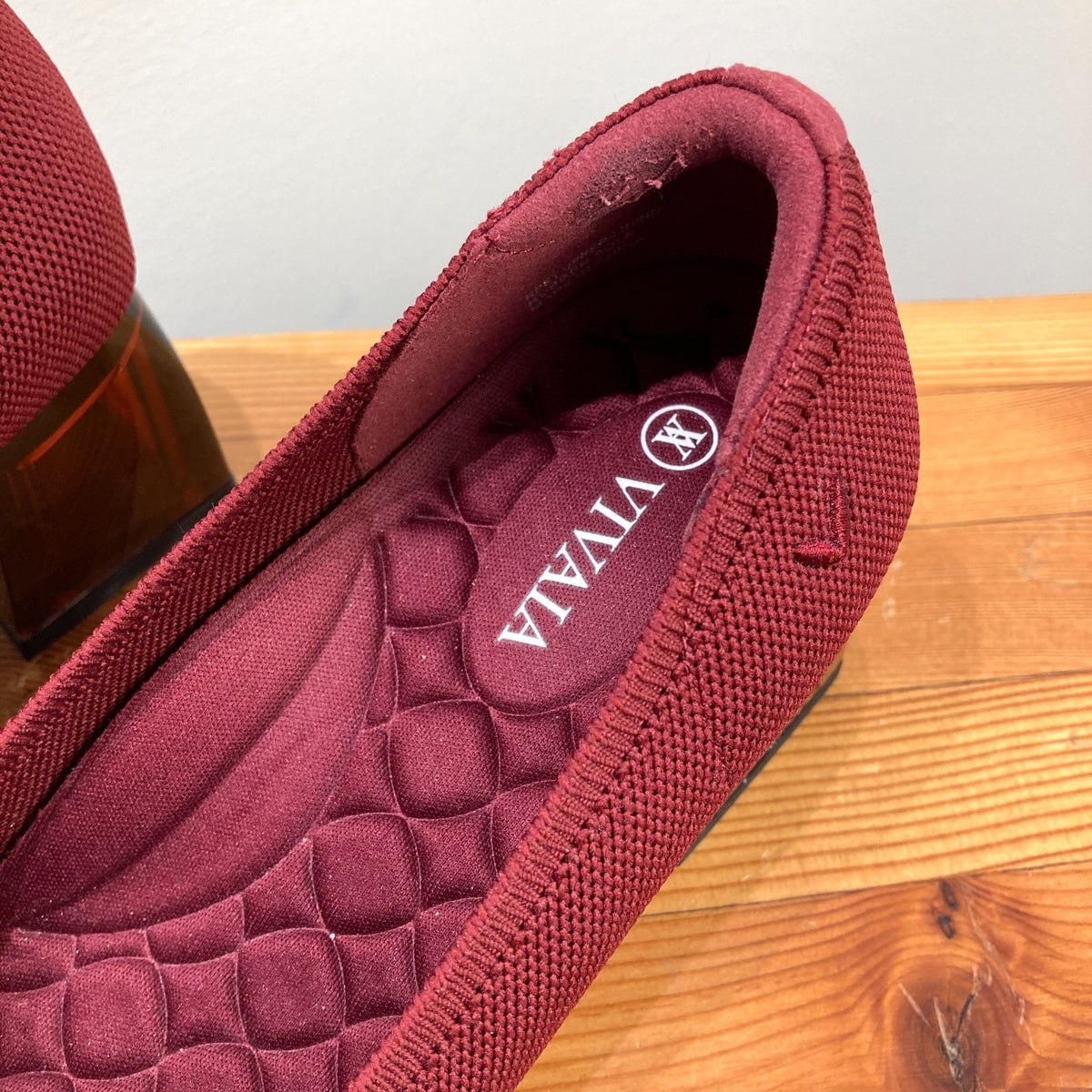 Vivaia Burgundy Block Heel Pointed Toe Aria Heels Shoes - Sz 37.5 / 7 - 0814JF