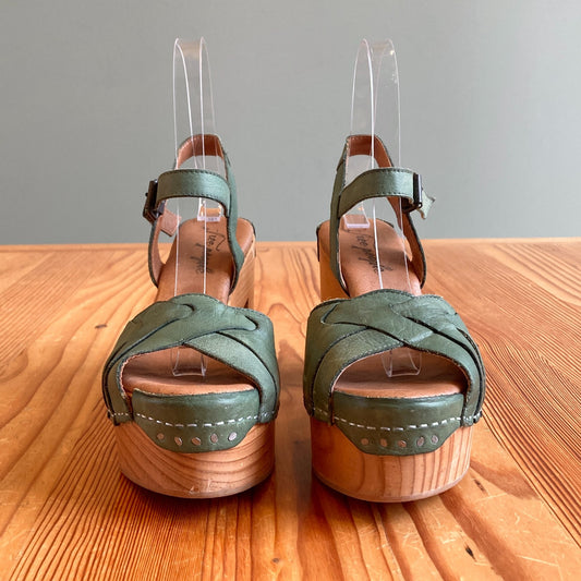 36 / 6 - Free People Green Leather Orion Peeptoe Wooden Platform Clogs 0727SO