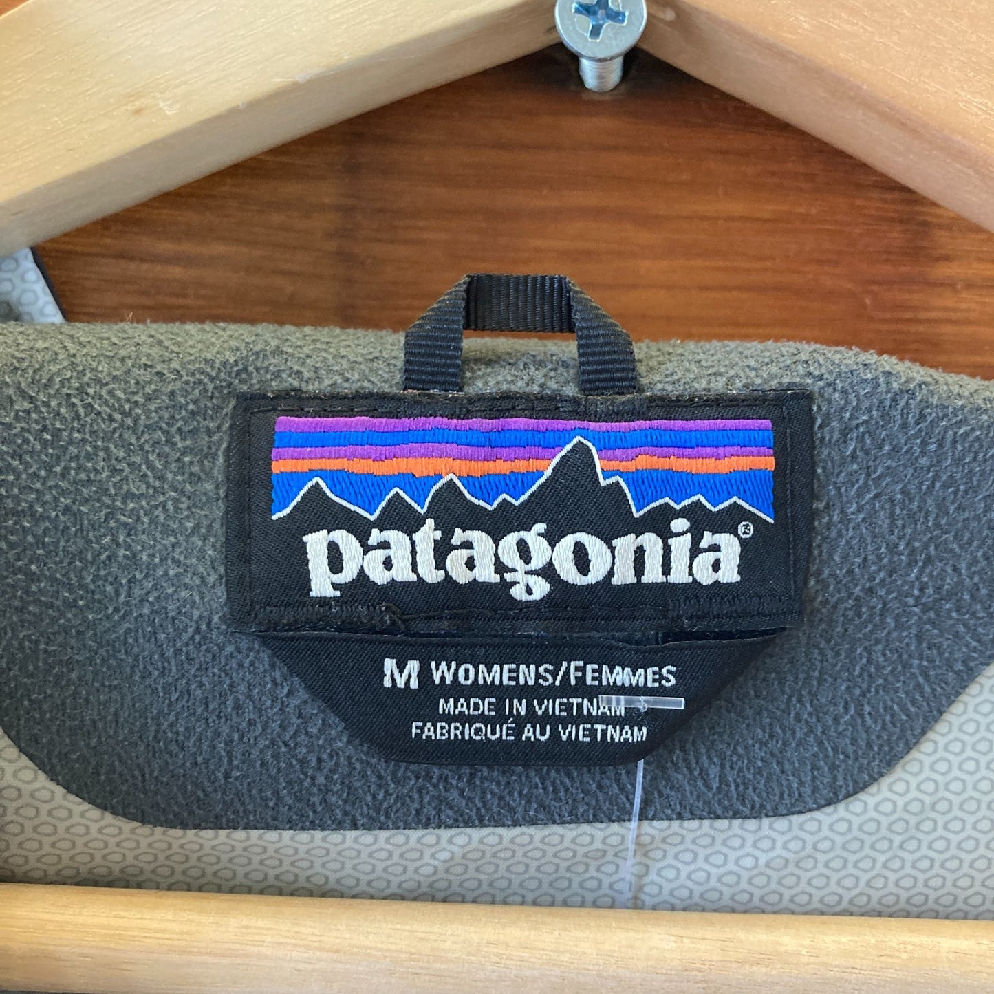 M - Patagonia Womens Black Hooded Womens Torrentshell Rain Jacket 0307TC