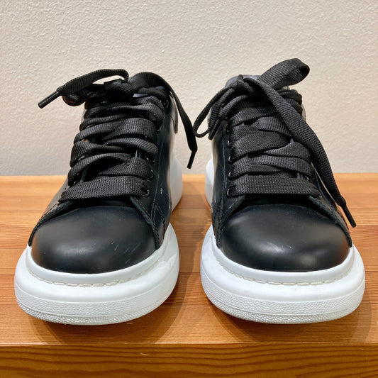 Alexander McQueen $590 Black Oversized Sneakers *damage - Size 39 / 9 - 0320JS