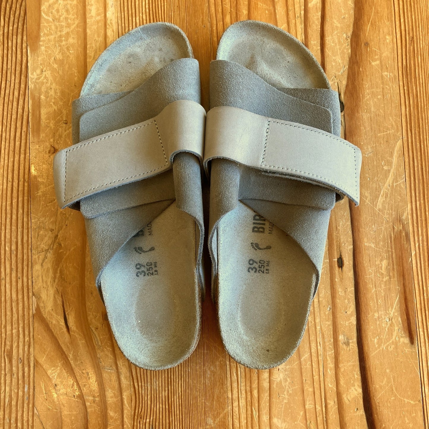 Birkenstock Light Gray Suede Kyoto Sandals - Size 39 / 8.5 - 9 - 0425SV