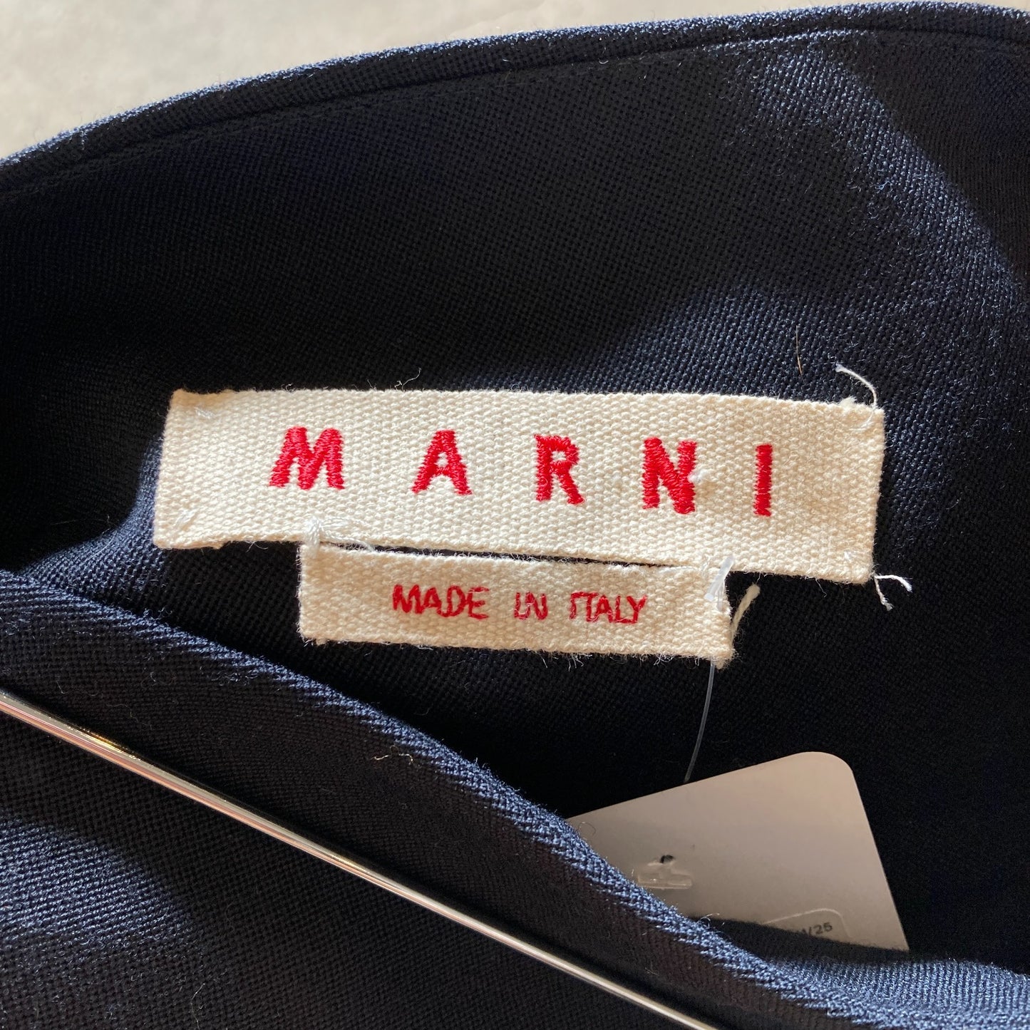 40 / 4 US - Marni Black 100% Lambs Wool High Waisted Knee Length Skirt 1209SH