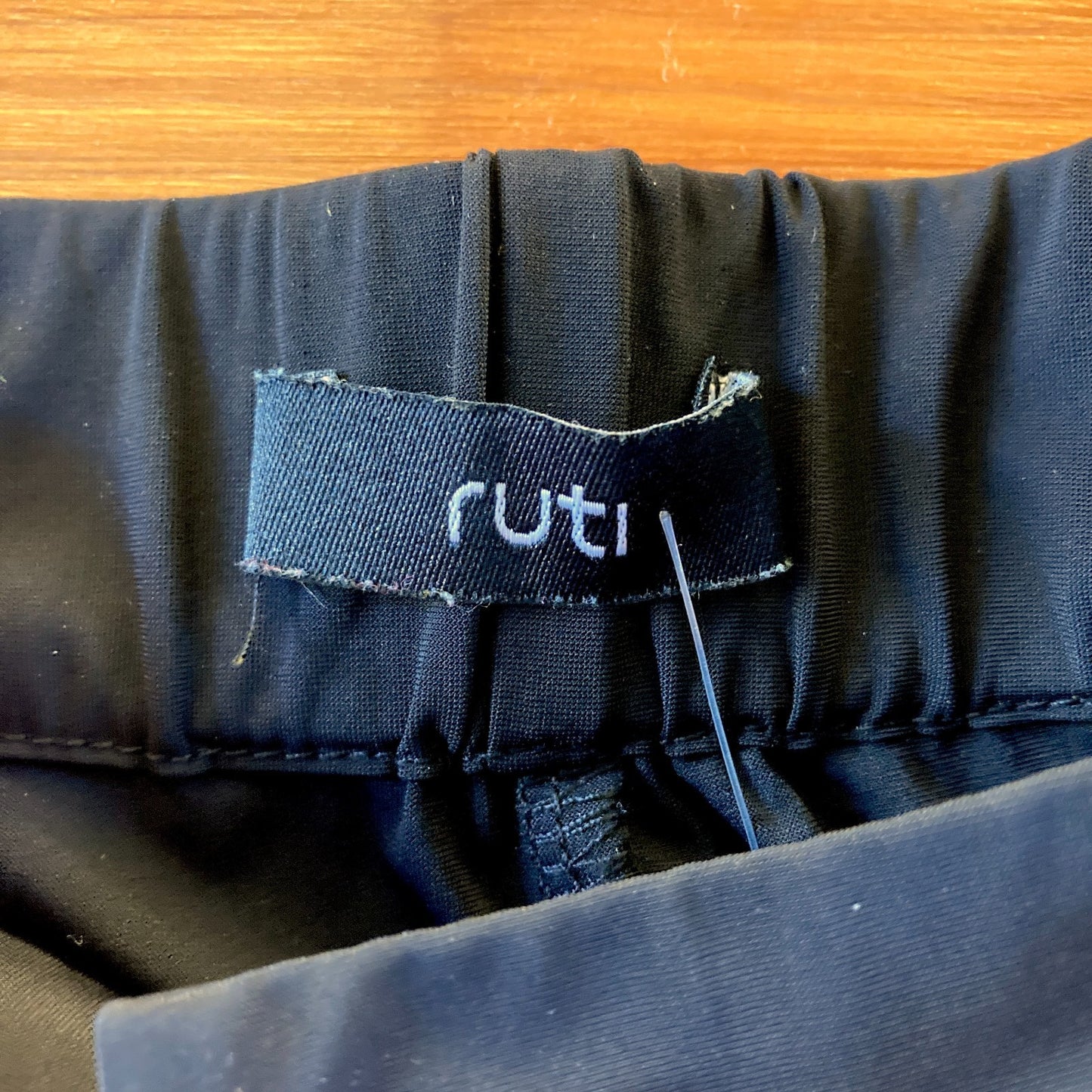 Ruti Black Tapered Leg High Waisted Athleisure Pants - Size 8 - 4427SC