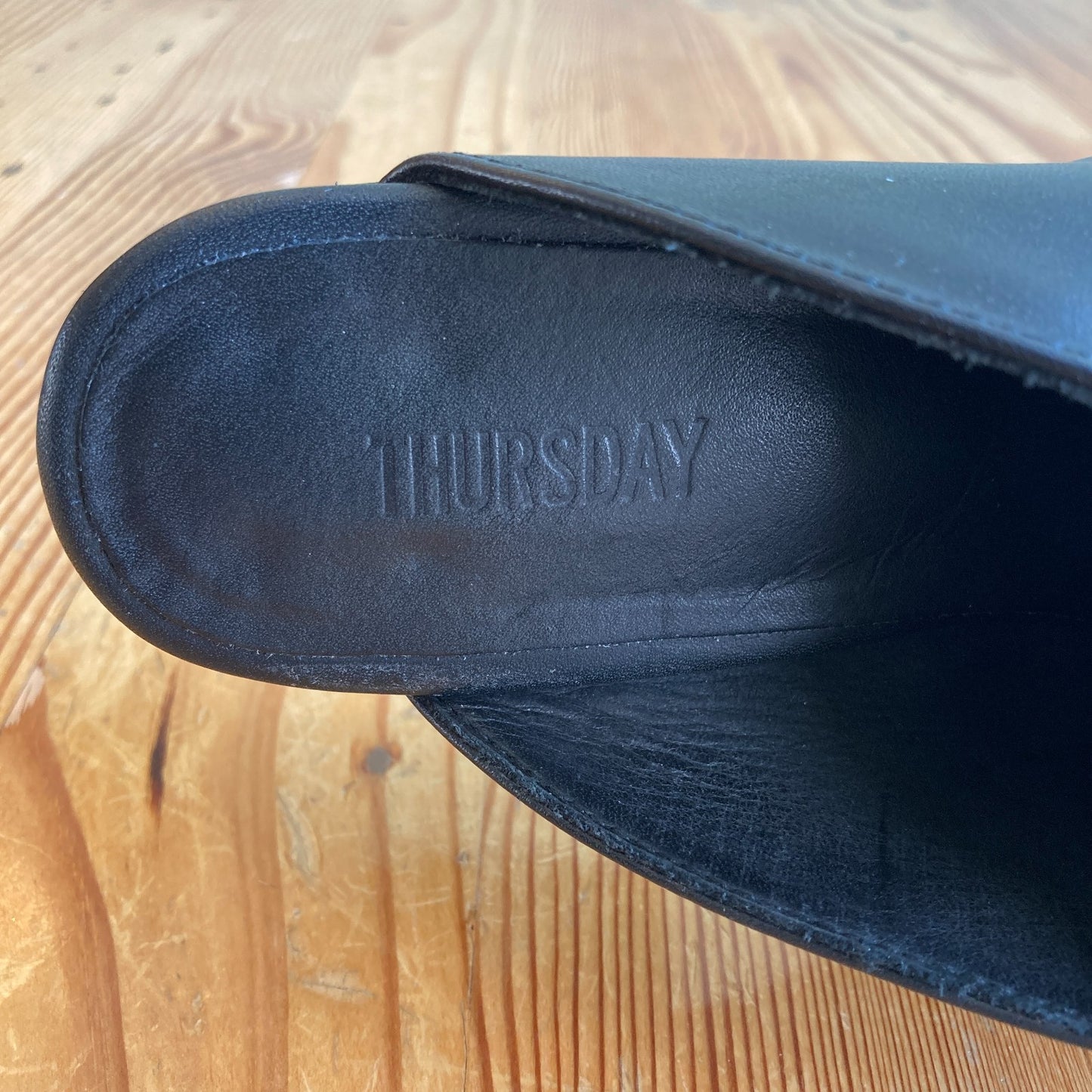 Thursday Boot Co. Black Breeze Leather 2" Heel Mules Shoes - Size 8.5 - 1011SC