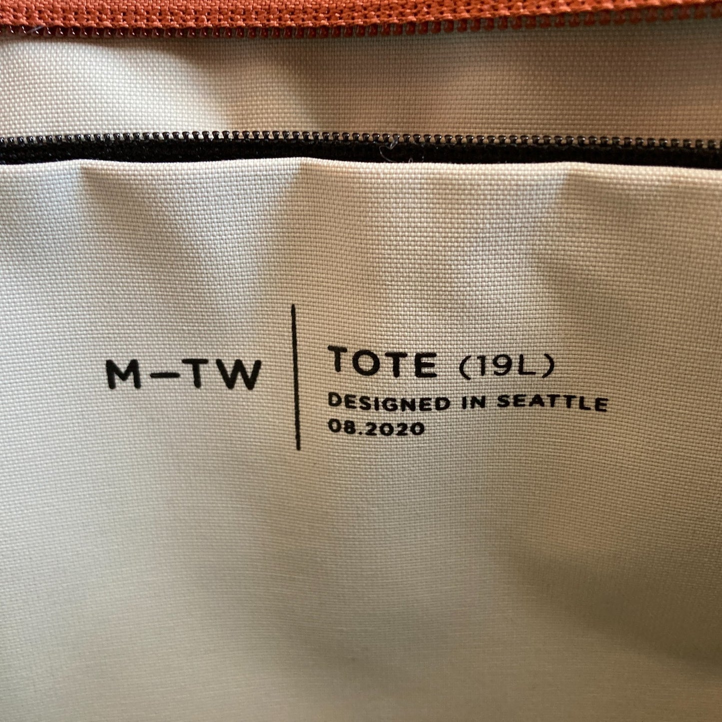 M-TW Made in Seattle $150 Clay Moment Weatherproof 19L Tote Bag Purse 0106KL