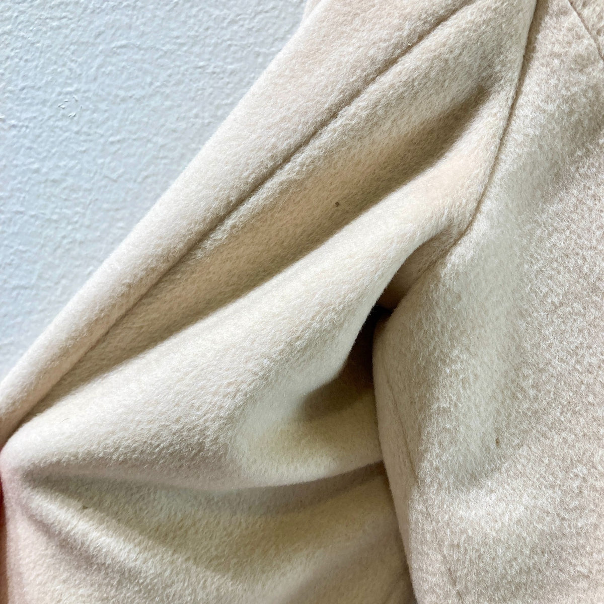 Blumarine Ivory White Wool Angora Double Breasted Coat *flaw - Size L - 0927MW