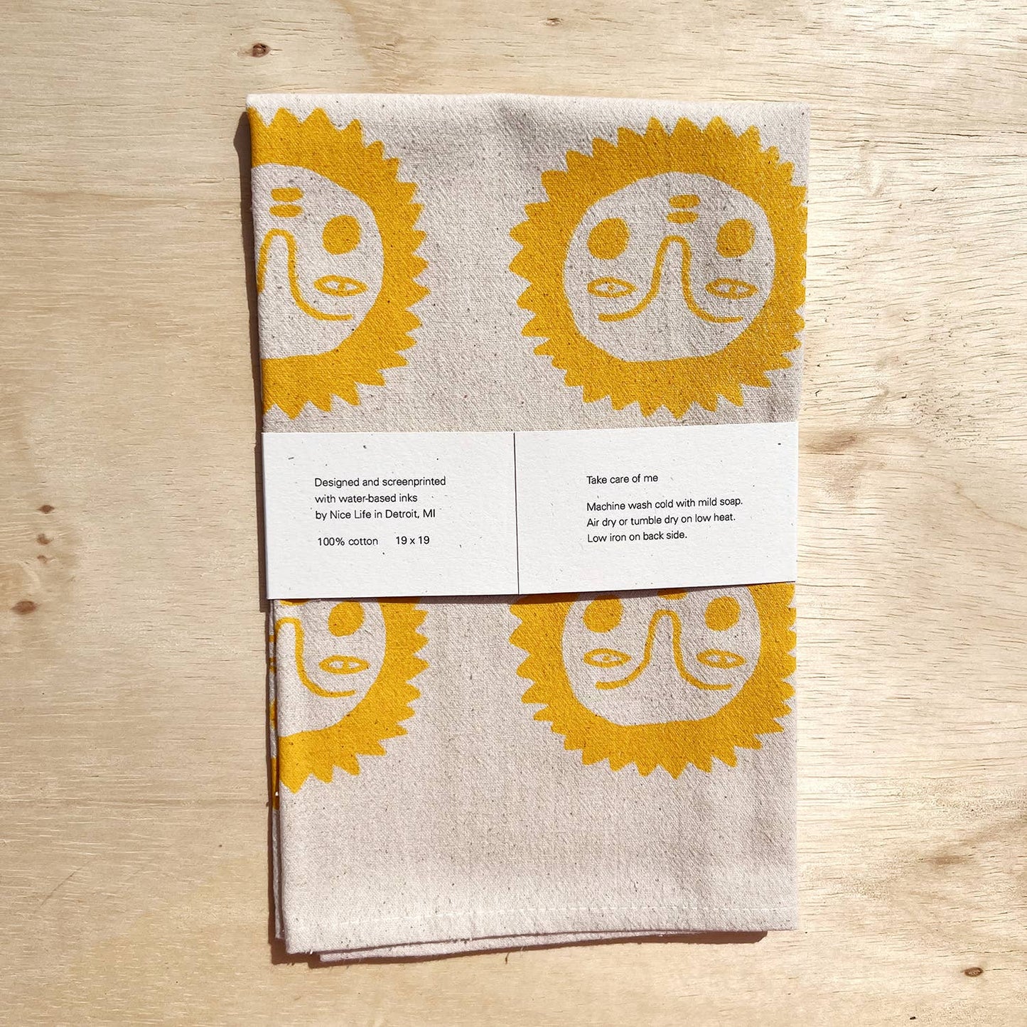 Nice life - Sun tea towel: Yellow