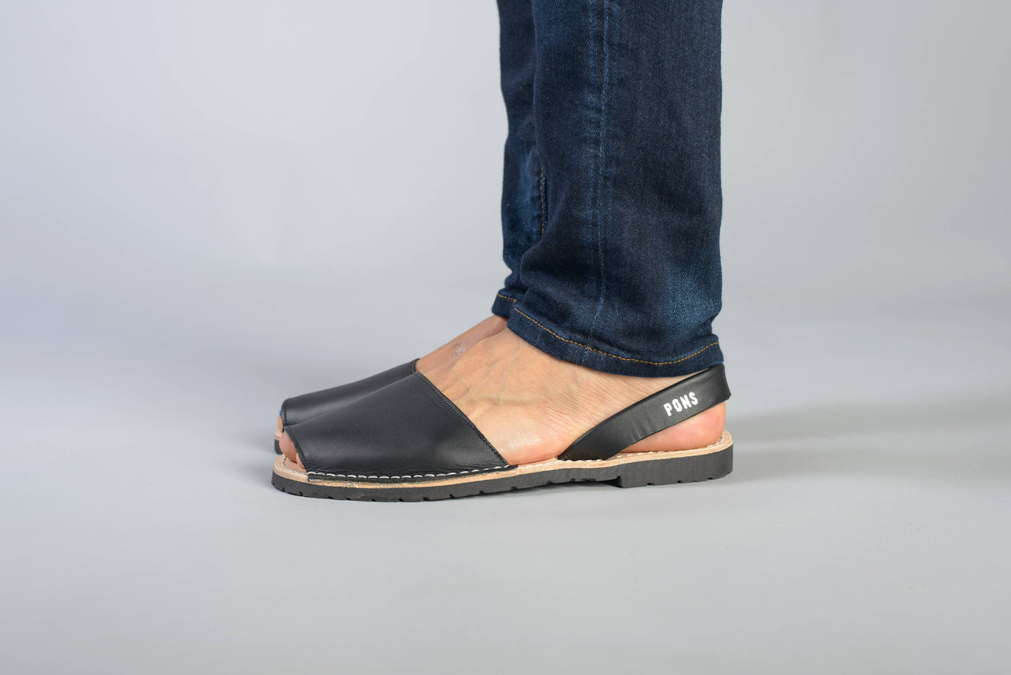 Pons Shoes - Classic Women - Black: 6