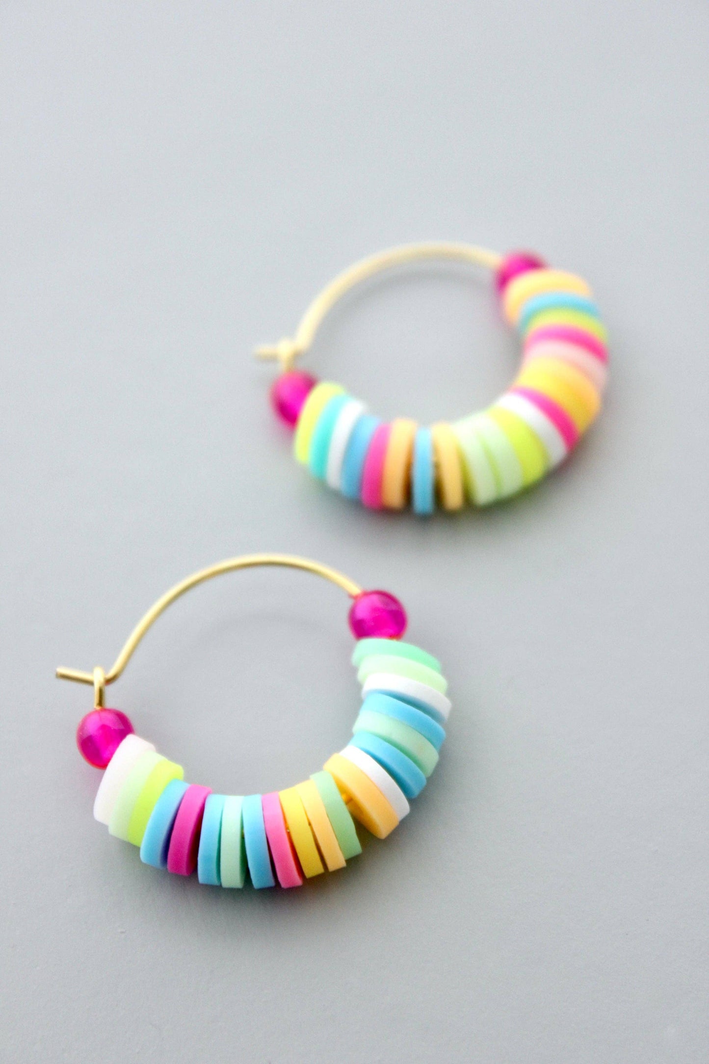 David Aubrey Jewelry - GNDE01 Fuchsia multicolored hoop earrings