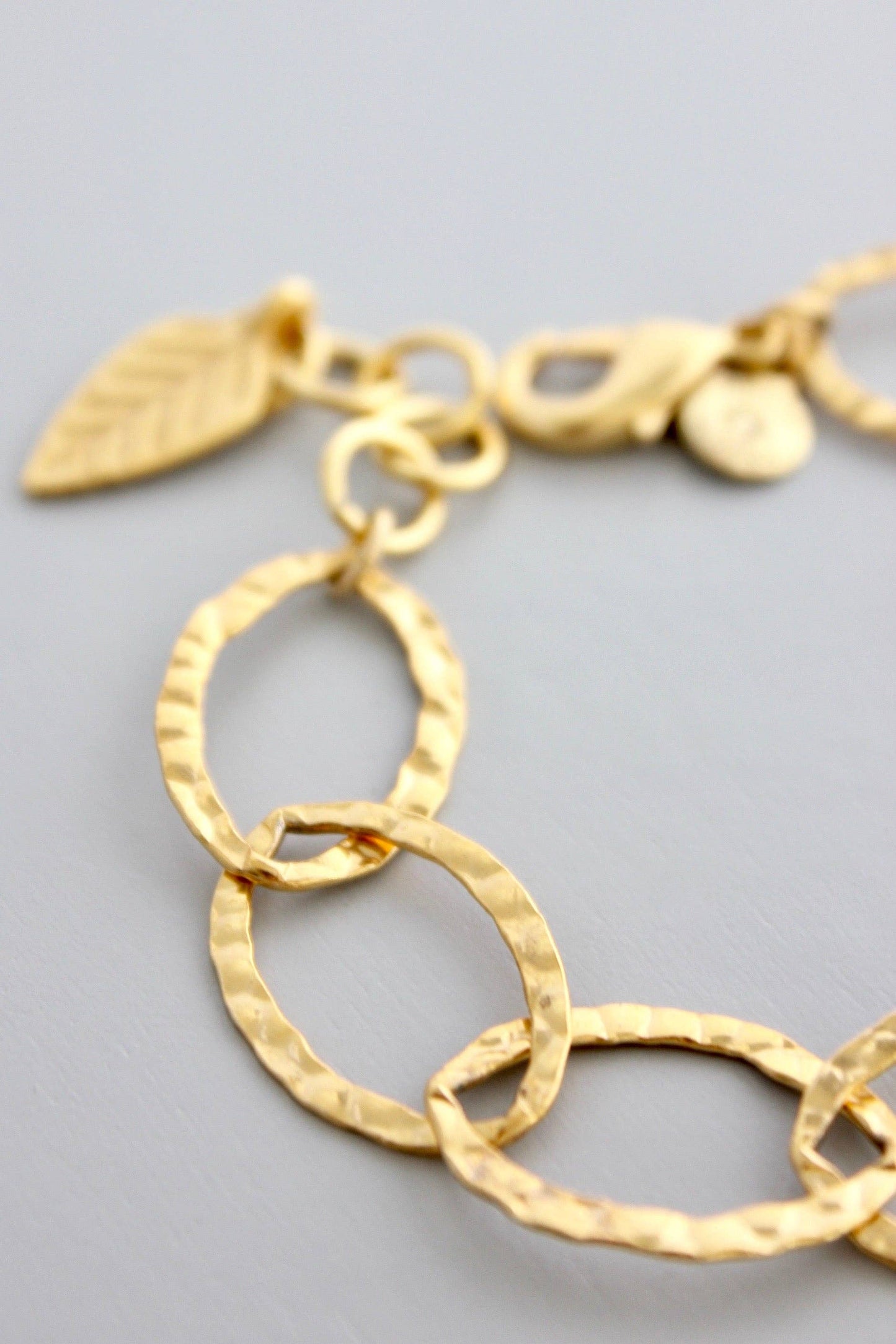 David Aubrey Jewelry - DORB24 18k matte gold hammered chain bracelet