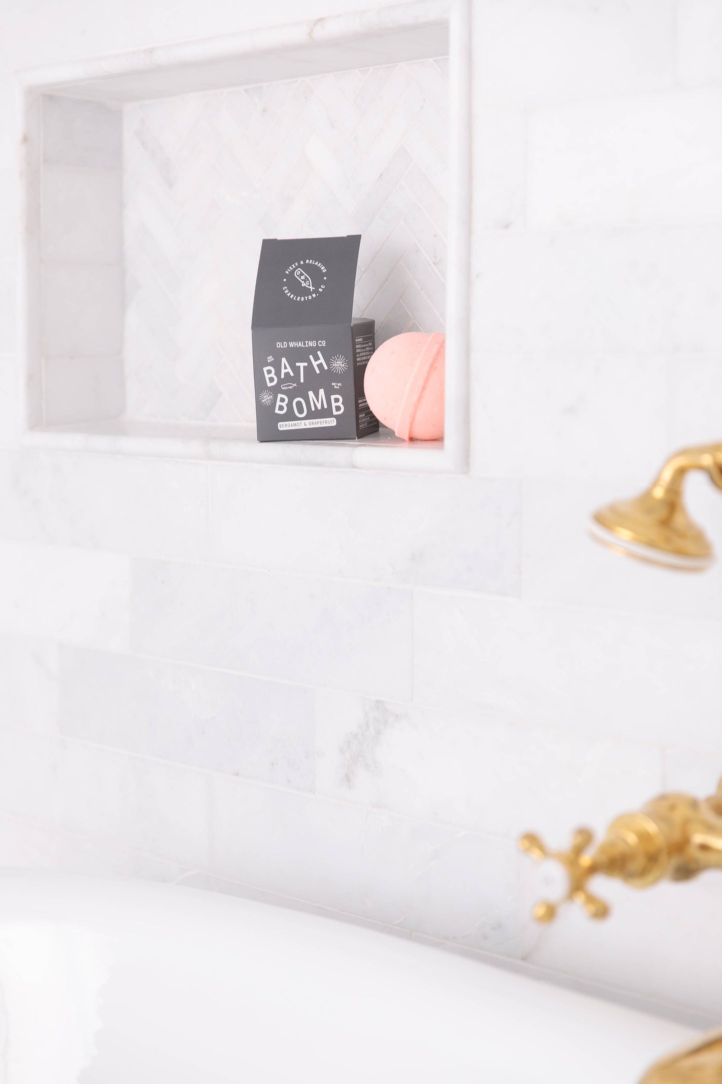 Bergamot &
Grapefruit Bath Bomb
