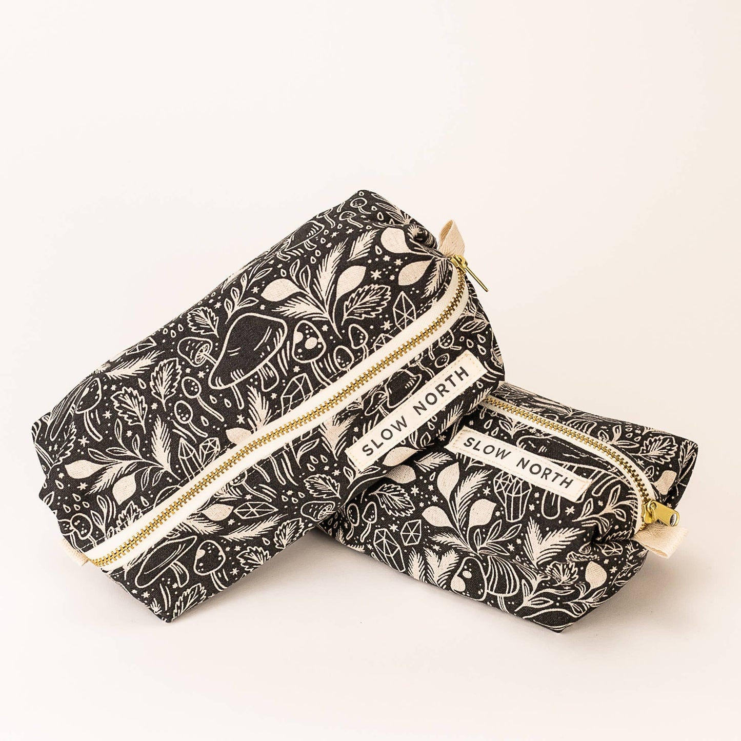 Travel Pouch - Mystical Mushroom
