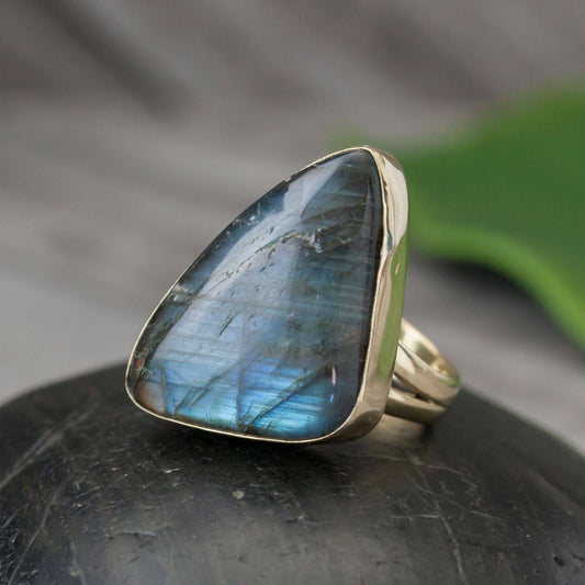 Baizaar - Large Brass Freeform Stone Ring: 6