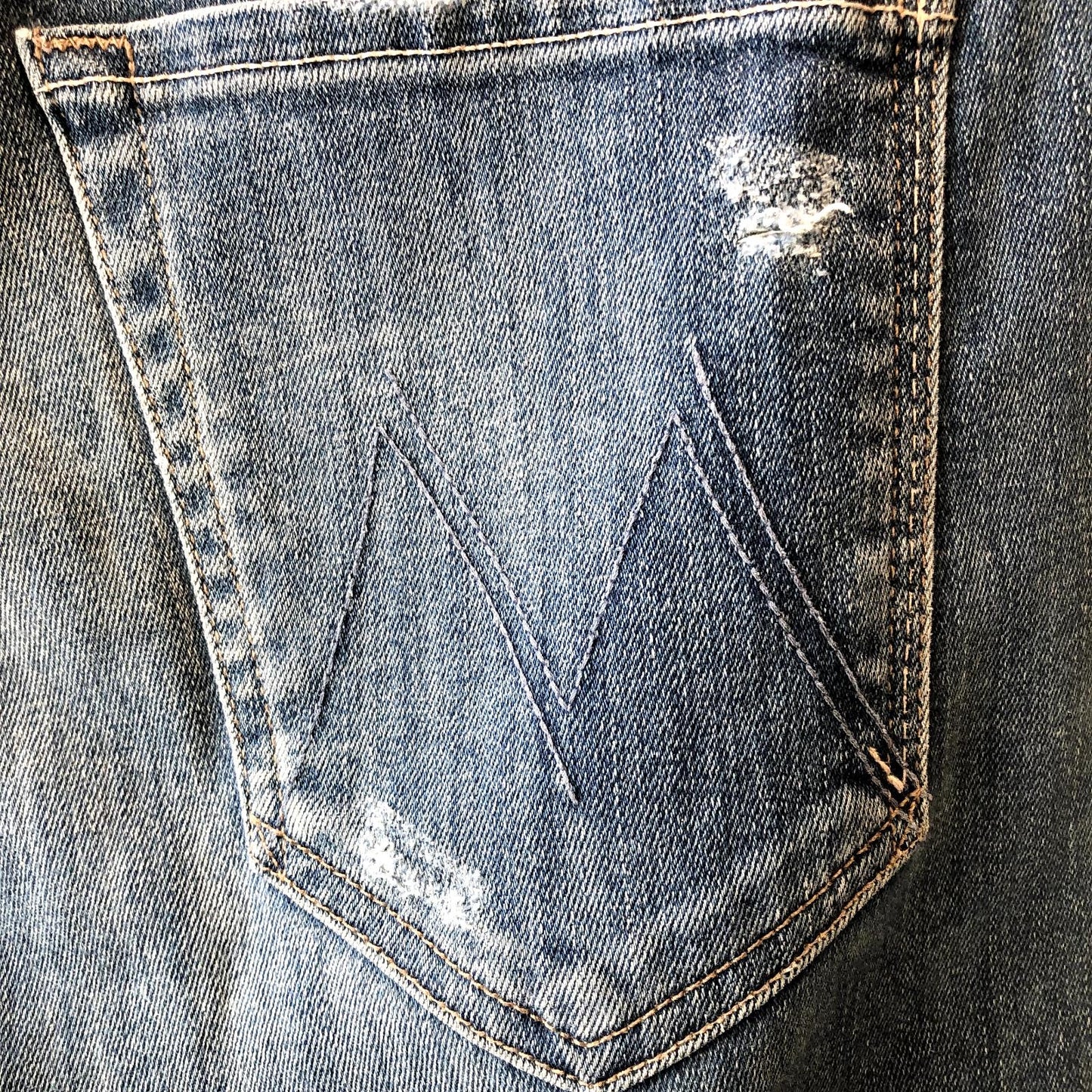 30 - Mother High Waisted Looker in High Five Wash Distressed Jeans 0206BS