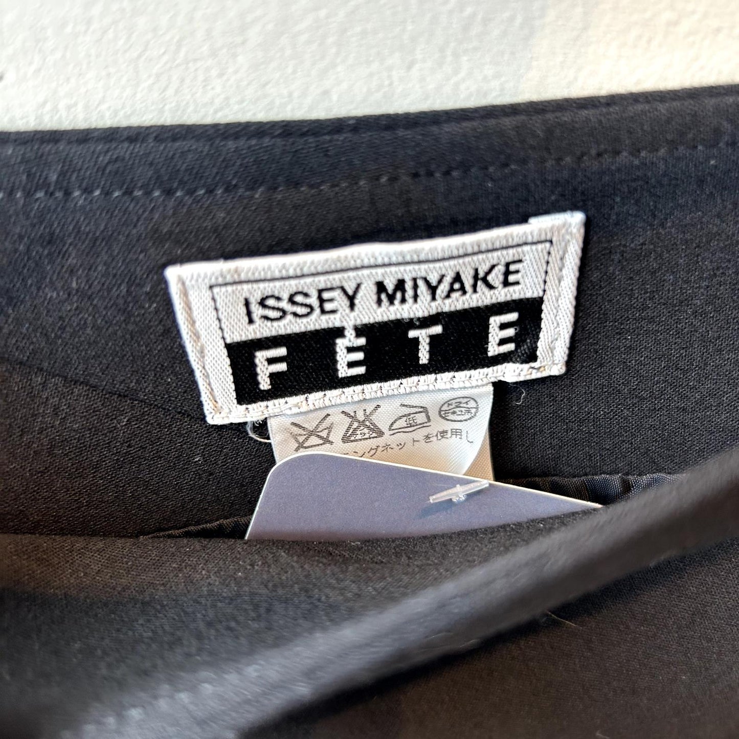 S - Fete by Issey Miyake Japan Black Knee Length Wool Blend Skirt 0504AK