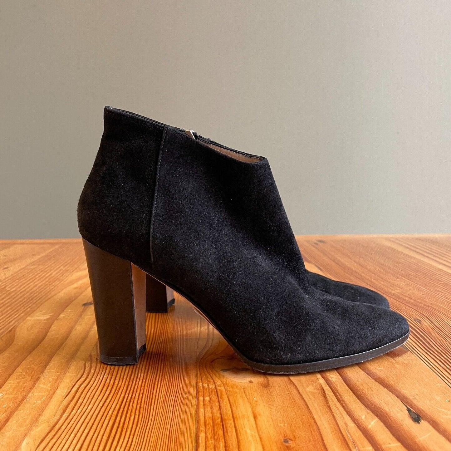 37 / 7 - Manolo Blahnik Black Suede Leather Heeled Ankle Boots Heels 0225PH