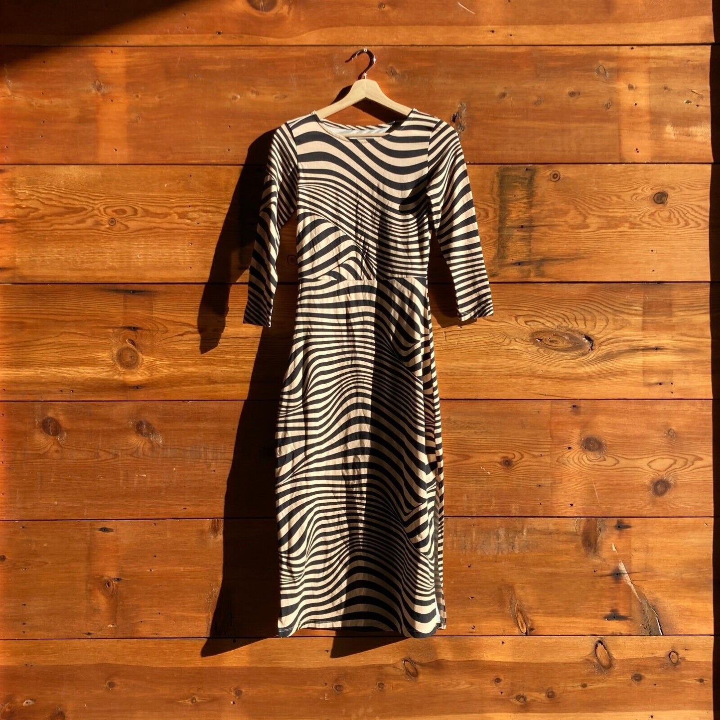 XS - WRAY Black Tan Swirl Wavy Stripe Stripe NEW $175 Nikki Dress 1118AR