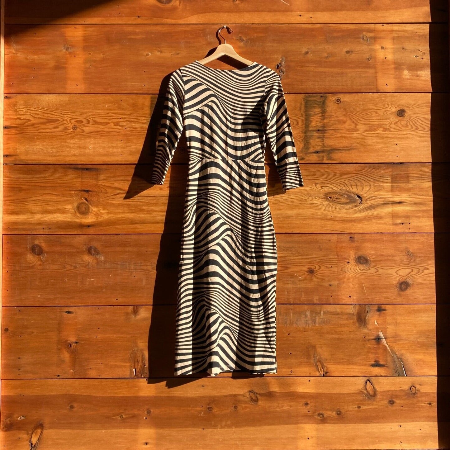 XS - WRAY Black Tan Swirl Wavy Stripe Stripe NEW $175 Nikki Dress 1118AR