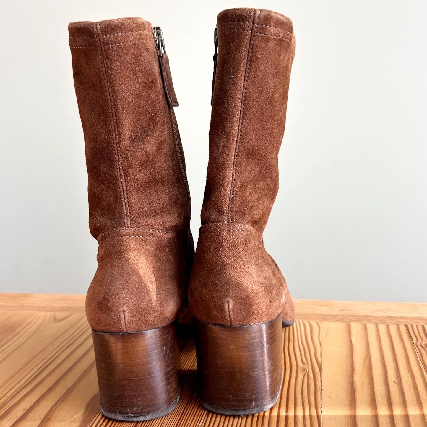 8 - Aquatalia Brown Carie Stretch Suede Stacked Heel Boots w/ Box 0510AY