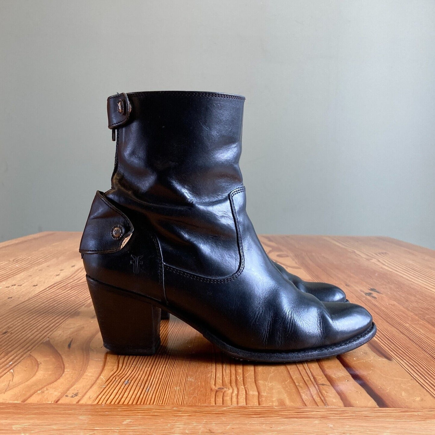 8 - Frye Black Jackie Zip Short Leather Ankle Bootie Boots w/ Box 0730EB