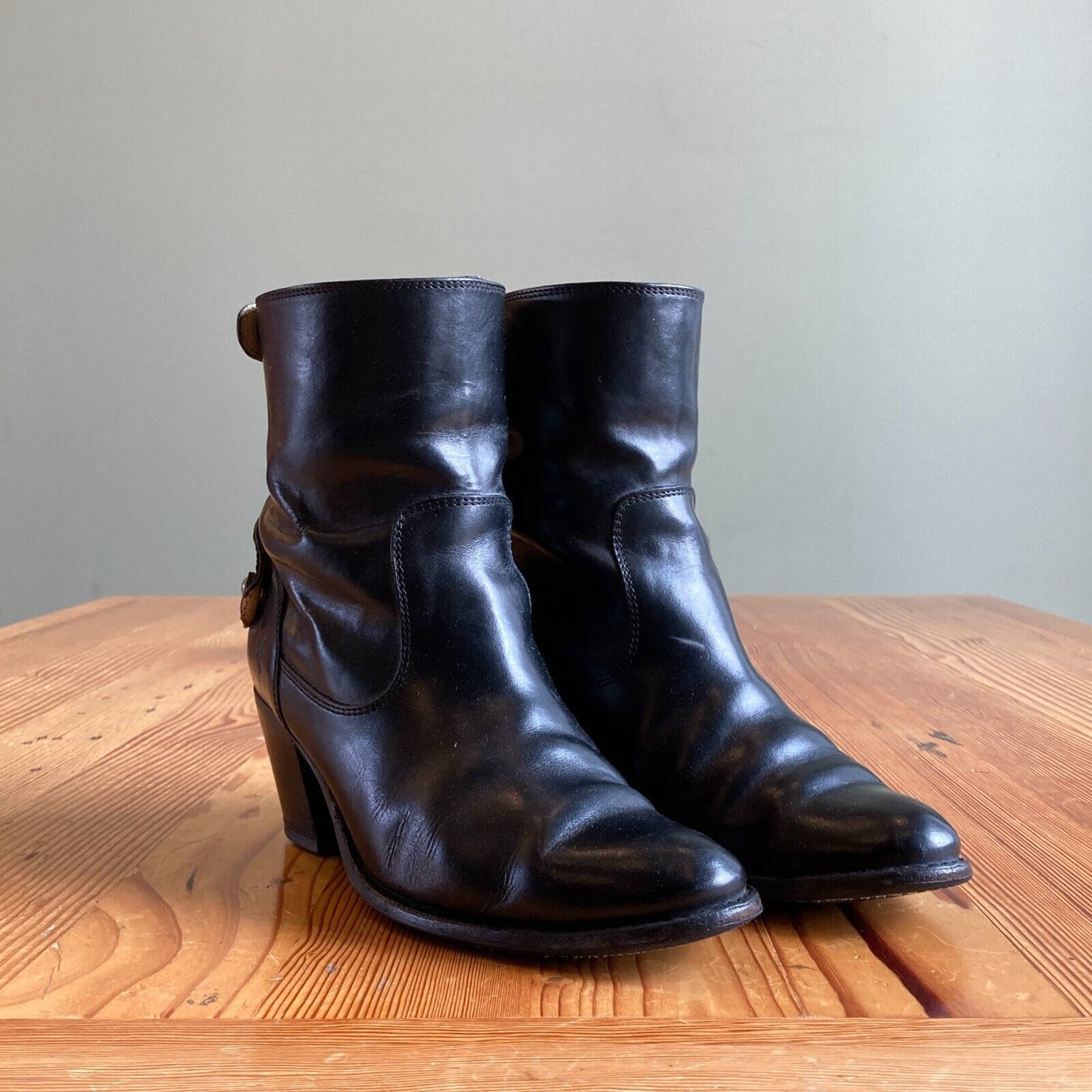 8 - Frye Black Jackie Zip Short Leather Ankle Bootie Boots w/ Box 0730EB