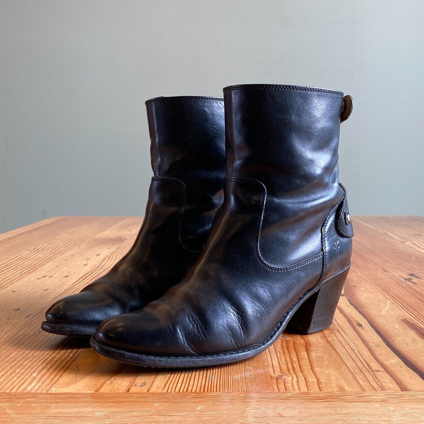 8 - Frye Black Jackie Zip Short Leather Ankle Bootie Boots w/ Box 0730EB