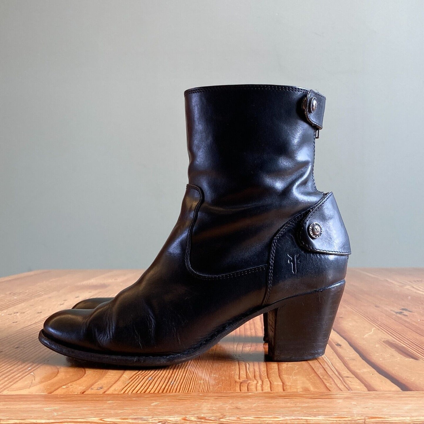 8 - Frye Black Jackie Zip Short Leather Ankle Bootie Boots w/ Box 0730EB