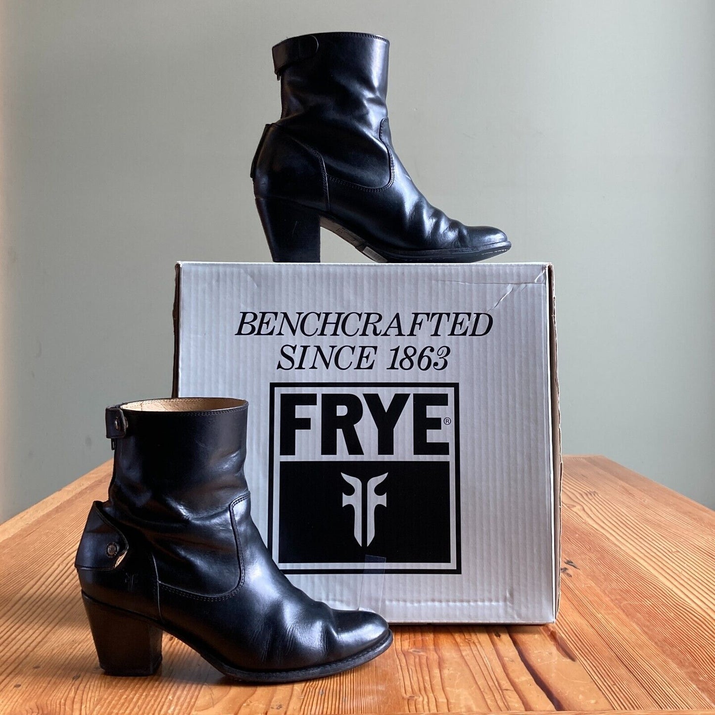 8 - Frye Black Jackie Zip Short Leather Ankle Bootie Boots w/ Box 0730EB