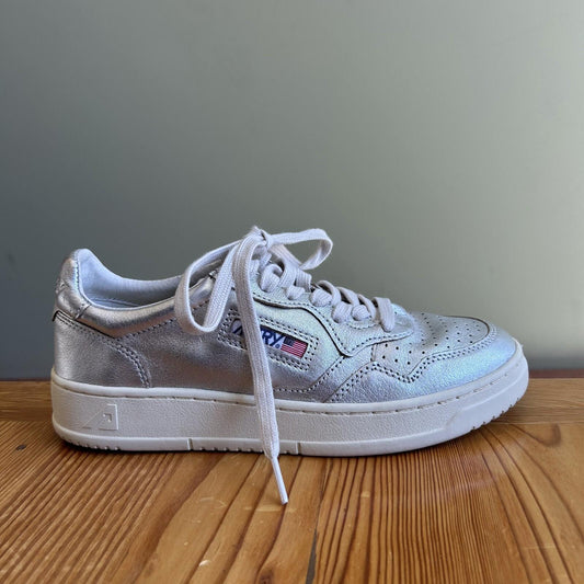 39 / 8.5 - Autry Metallic Silver Low Medalist Shoes Sneakers 4427SC