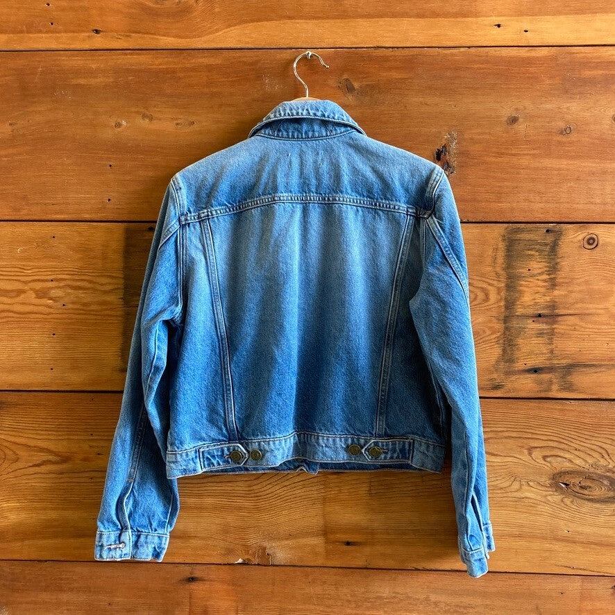 M - Frame $298 Distressed Denim Shrunken Button Up Trucker Jacket 4427SC